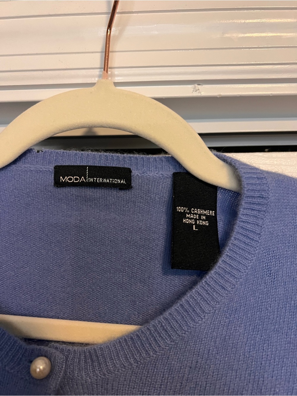 Moda International 100% Cashmere Crewneck Cardigan with Pearl - Picture 2 of 6